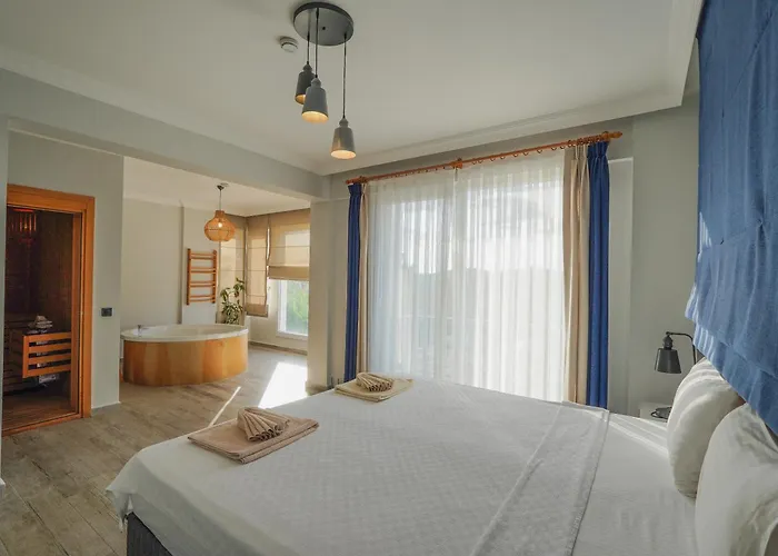 Vila Pelit - 4 Yatak Odali Saunali Havuzlu