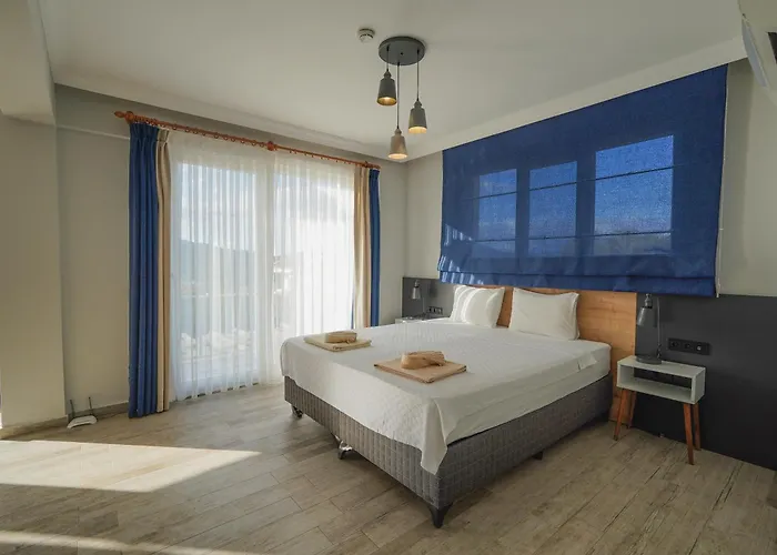 Villa Pelit - 4 Yatak Odalı Saunalı Havuzlu