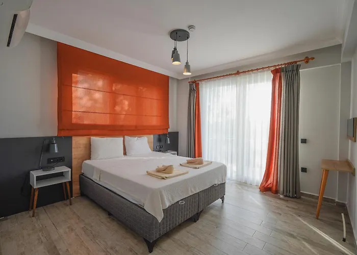 Pelit - 4 Yatak Odalı Saunalı Havuzlu Villa *